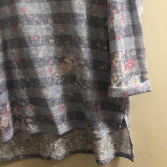 LC LAUREN CONRAD top - Picture 2 of 5